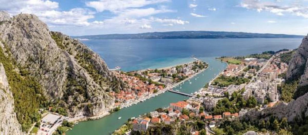 Apartment Luna Omiš Exterior foto